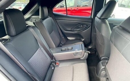 Toyota Yaris Cross, 2023 год, 1 680 000 рублей, 13 фотография