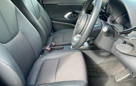 Toyota Yaris Cross, 2023 год, 1 680 000 рублей, 15 фотография