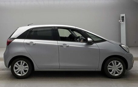 Honda Fit, 2022 год, 1 024 000 рублей, 3 фотография