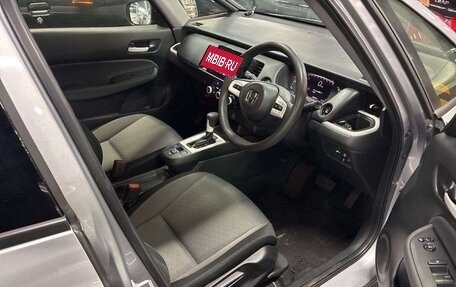 Honda Fit, 2022 год, 1 024 000 рублей, 6 фотография