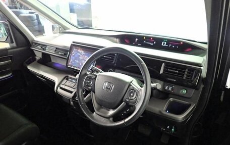 Honda Stepwgn IV, 2021 год, 2 100 000 рублей, 5 фотография