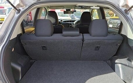 Toyota Vitz, 2017 год, 750 000 рублей, 6 фотография