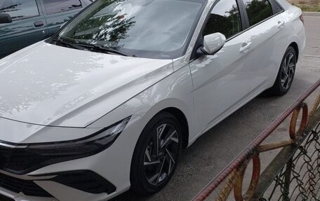 Hyundai Elantra, 2024 год, 1 950 000 рублей, 2 фотография