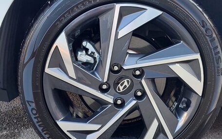 Hyundai Elantra, 2024 год, 1 950 000 рублей, 9 фотография