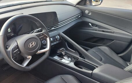 Hyundai Elantra, 2024 год, 1 950 000 рублей, 7 фотография