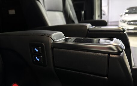 Toyota Alphard III, 2018 год, 3 850 000 рублей, 35 фотография