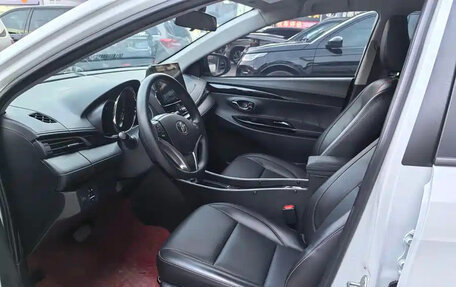 Toyota Yaris XP150 рестайлинг, 2022 год, 1 220 000 рублей, 6 фотография