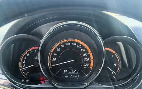 Toyota Yaris XP150 рестайлинг, 2022 год, 1 220 000 рублей, 8 фотография