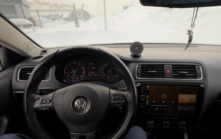 Volkswagen Jetta VI, 2013 год, 900 000 рублей, 10 фотография