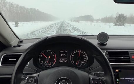 Volkswagen Jetta VI, 2013 год, 900 000 рублей, 20 фотография