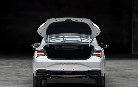 Hyundai Elantra, 2022 год, 1 190 000 рублей, 11 фотография