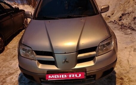 Mitsubishi Outlander III рестайлинг 3, 2004 год, 500 000 рублей, 6 фотография