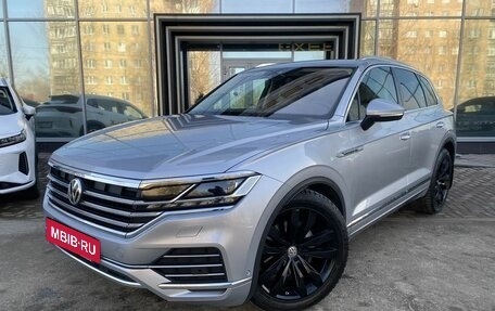 Volkswagen Touareg III, 2019 год, 5 299 000 рублей, 1 фотография