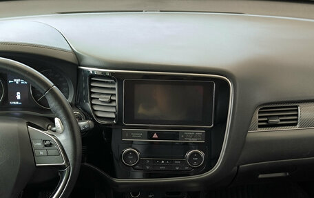 Mitsubishi Outlander III рестайлинг 3, 2020 год, 2 499 000 рублей, 18 фотография