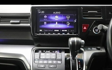 Honda Stepwgn IV, 2021 год, 2 200 000 рублей, 6 фотография