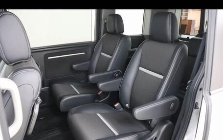 Honda Stepwgn IV, 2021 год, 2 200 000 рублей, 13 фотография