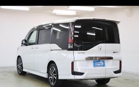 Honda Stepwgn IV, 2021 год, 2 200 000 рублей, 16 фотография