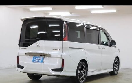 Honda Stepwgn IV, 2021 год, 2 200 000 рублей, 17 фотография