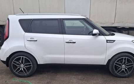 KIA Soul II рестайлинг, 2017 год, 2 100 000 рублей, 2 фотография