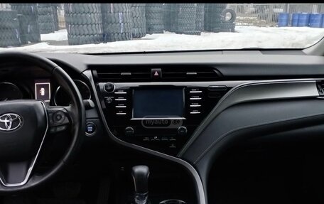 Toyota Camry, 2019 год, 1 500 000 рублей, 6 фотография