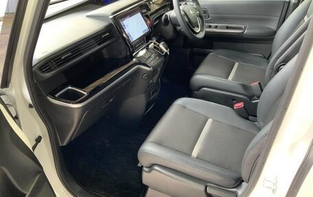 Honda Stepwgn IV, 2021 год, 2 450 000 рублей, 9 фотография