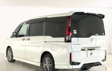 Honda Stepwgn IV, 2021 год, 2 450 000 рублей, 16 фотография