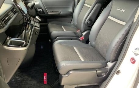 Honda Stepwgn IV, 2021 год, 2 450 000 рублей, 12 фотография