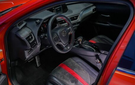 Lexus UX I, 2018 год, 2 999 000 рублей, 11 фотография