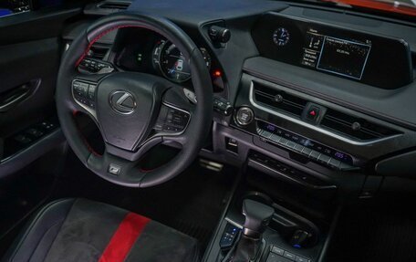 Lexus UX I, 2018 год, 2 999 000 рублей, 32 фотография