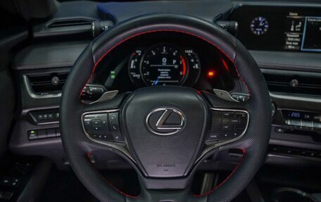 Lexus UX I, 2018 год, 2 999 000 рублей, 33 фотография