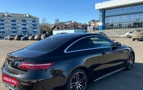 Mercedes-Benz E-Класс, 2017 год, 3 200 000 рублей, 4 фотография