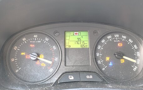 Skoda Fabia II, 2010 год, 450 000 рублей, 12 фотография