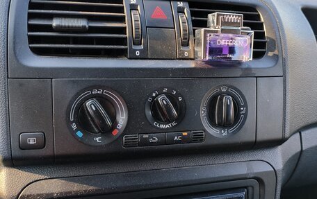 Skoda Fabia II, 2010 год, 450 000 рублей, 13 фотография