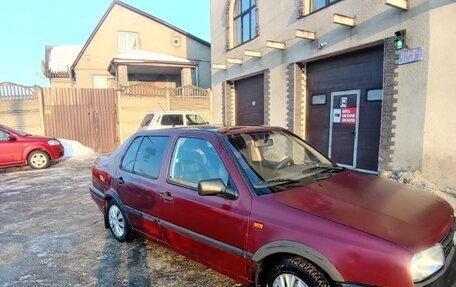 Volkswagen Vento, 1993 год, 99 000 рублей, 4 фотография