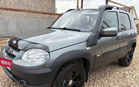 Chevrolet Niva I рестайлинг, 2018 год, 745 000 рублей, 3 фотография