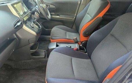 Toyota Wish II, 2015 год, 1 370 000 рублей, 9 фотография