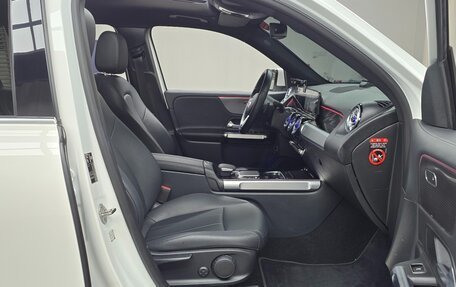 Mercedes-Benz GLB, 2022 год, 3 800 000 рублей, 11 фотография