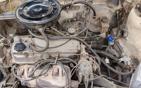 Mazda 626, 1986 год, 210 000 рублей, 6 фотография