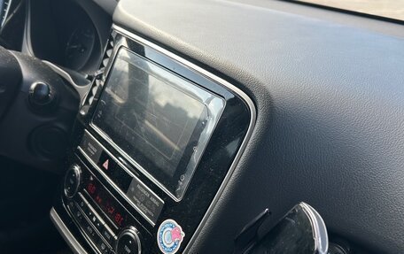 Mitsubishi Outlander III рестайлинг 3, 2020 год, 2 200 000 рублей, 5 фотография