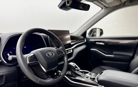 Toyota Highlander, 2025 год, 6 000 000 рублей, 11 фотография