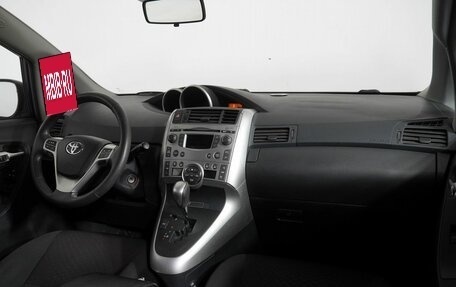 Toyota Verso I, 2011 год, 925 000 рублей, 11 фотография