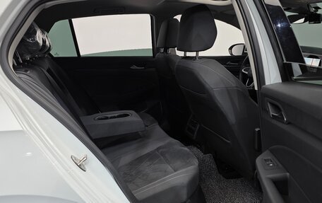 Volkswagen Golf VIII, 2022 год, 2 020 000 рублей, 10 фотография