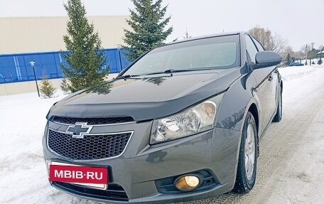Chevrolet Cruze II, 2010 год, 657 000 рублей, 3 фотография