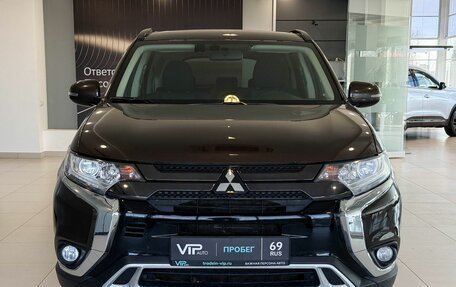 Mitsubishi Outlander III рестайлинг 3, 2021 год, 2 377 000 рублей, 2 фотография