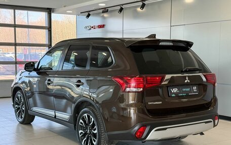 Mitsubishi Outlander III рестайлинг 3, 2021 год, 2 377 000 рублей, 4 фотография