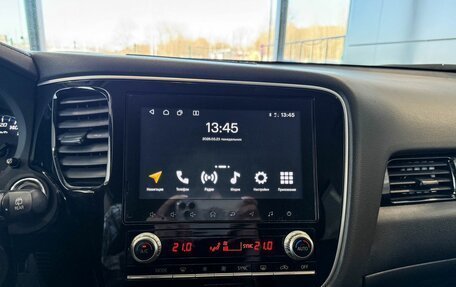 Mitsubishi Outlander III рестайлинг 3, 2021 год, 2 377 000 рублей, 13 фотография