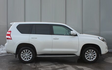 Toyota Land Cruiser Prado 150 рестайлинг 2, 2013 год, 3 300 000 рублей, 5 фотография