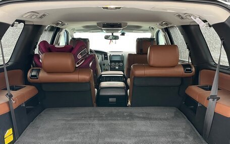 Toyota Sequoia II рестайлинг, 2011 год, 4 000 000 рублей, 10 фотография