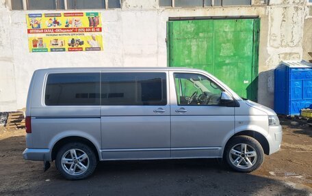 Volkswagen Multivan T5, 2011 год, 2 400 000 рублей, 3 фотография