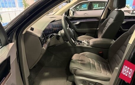 Volkswagen Touareg III, 2025 год, 8 900 000 рублей, 10 фотография